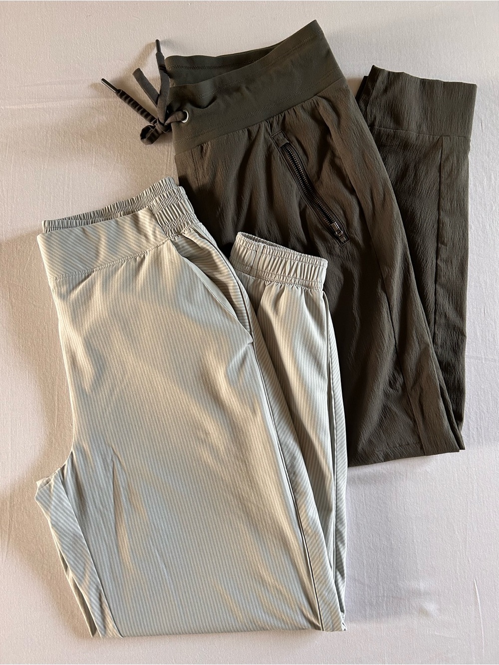 Athleta Brooklyn Jogger Bundle Women’s Size 8 Olive & Sage Pants